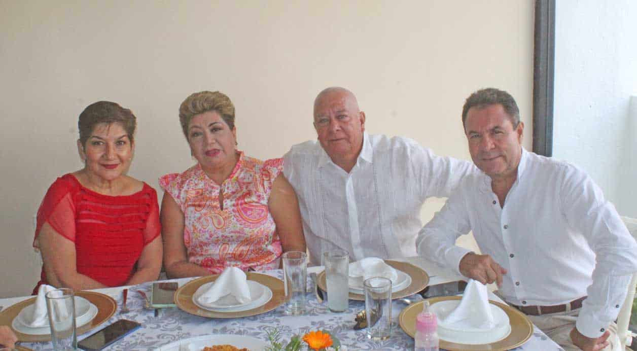 Magda, Mari´a Luisa, Miguel A´ngel y Luis Adria´n