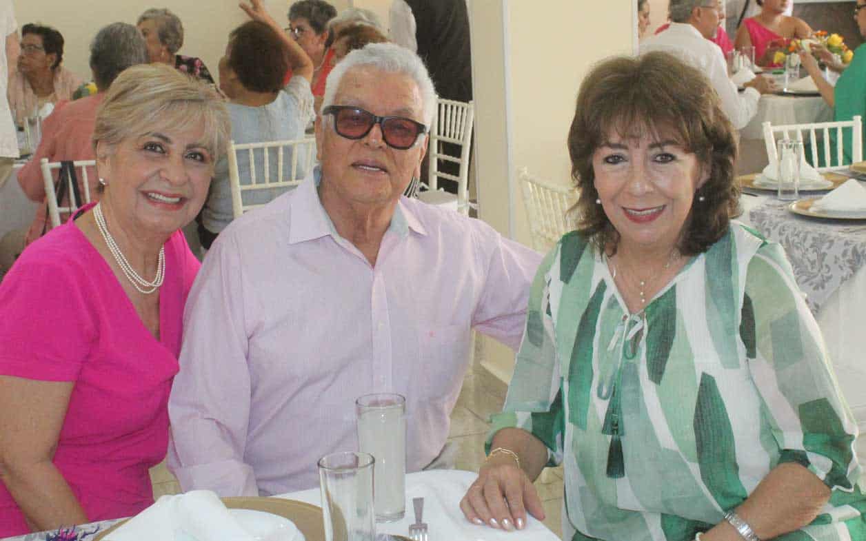 Charito, Luis y Lucita