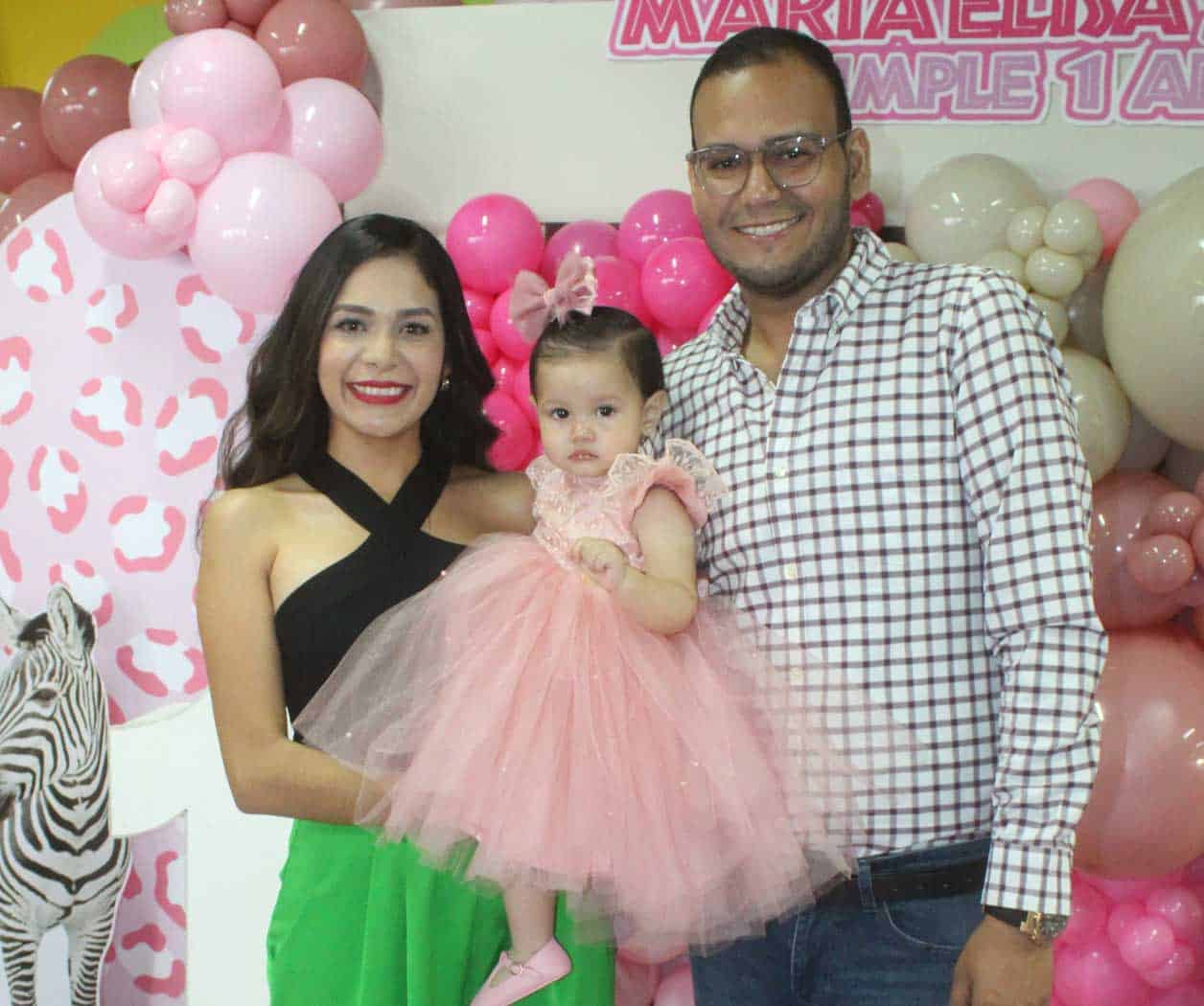 La festejada con Gabriela y Alberto