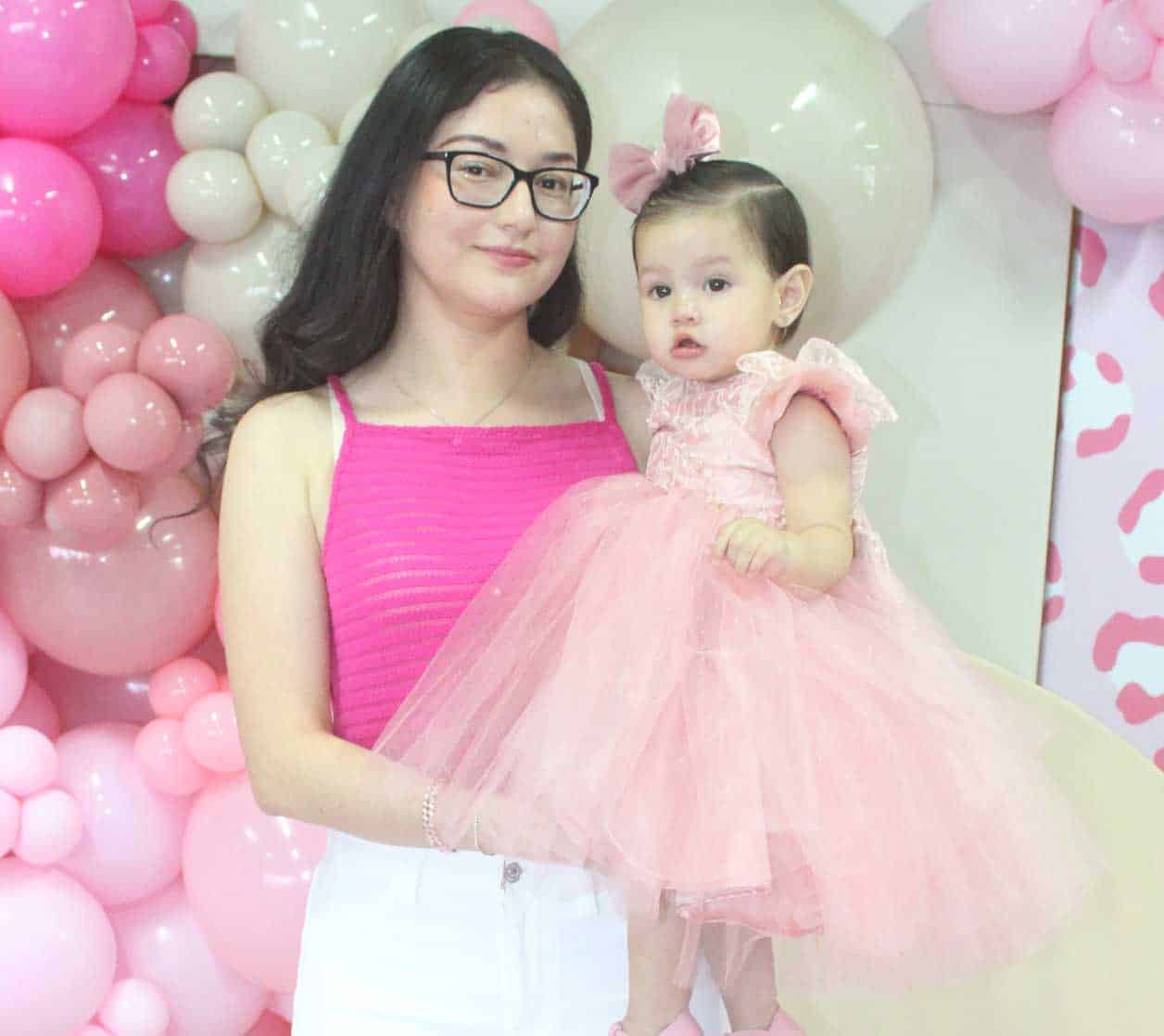 Paola y Mari´a Elisa