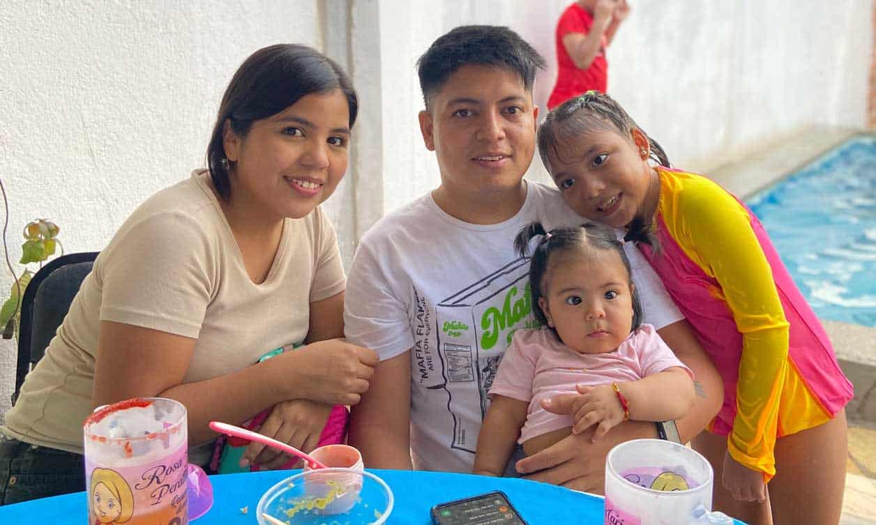 Fernanda, Luis, Adhara y Lia