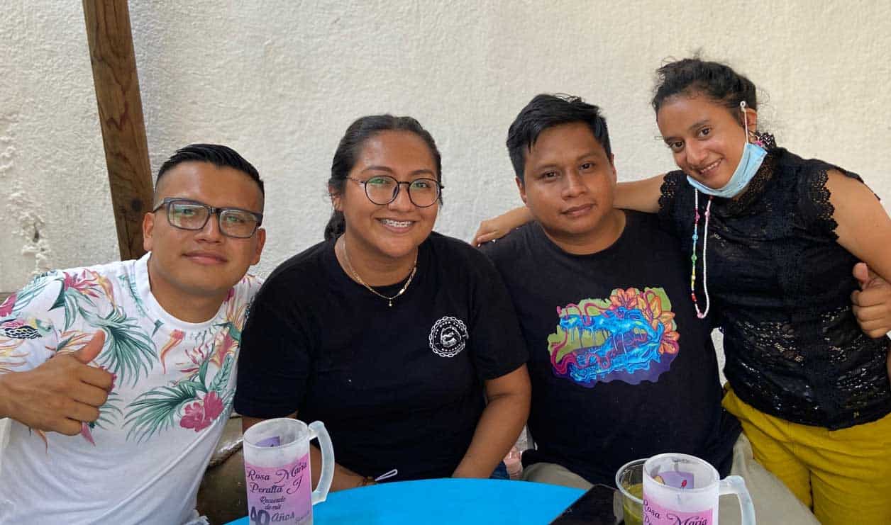 Marcos, Elizabeth, Jesu´s y Fátima