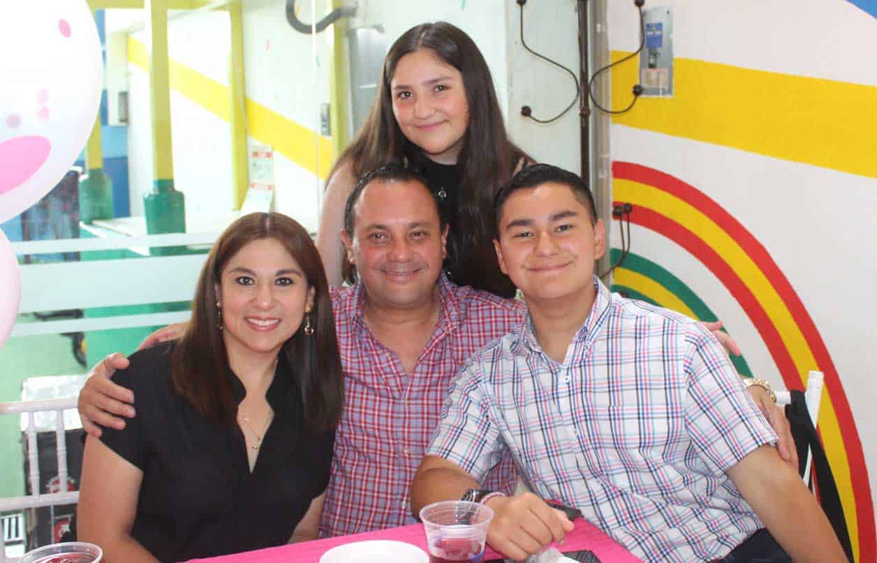 En familia