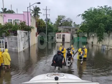 Lluvias por huracán Erick dejan afectaciones en Oaxaca y Guerrero