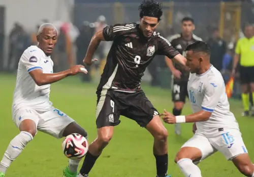 México enfrenta a Honduras en semifinales