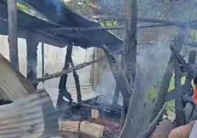 Incendio consume por completo una vivienda