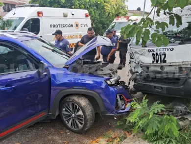 Aparatoso accidente de tránsito deja 10 lesionados