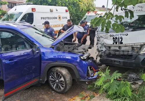 Aparatoso accidente de tránsito deja 10 lesionados
