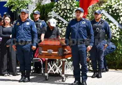 Despiden con honores a policía asesinado