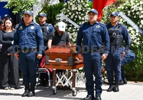 Despiden con honores a policía asesinado