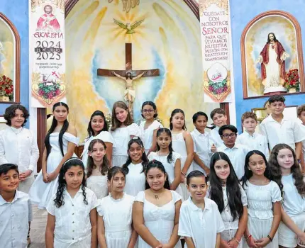 Se gradúan de primaria del American School
