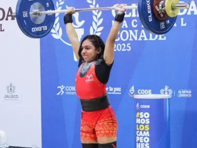 Chiapaneca se cuelga tres platas en su debut