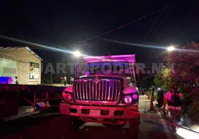 Muere trailero atropellado