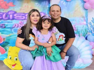 ¡Muchas felicidades, Elissa!