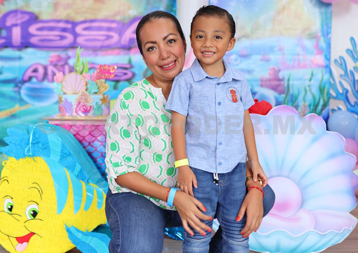 ¡Muchas felicidades, Elissa!