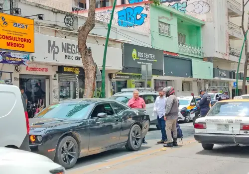 Colisionan por alcance en la avenida Central