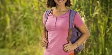Una Dora adolescente valida su cultura
