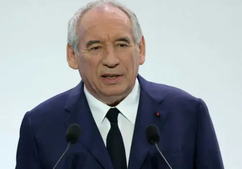 Francia anuncia ajustes a su presupuesto