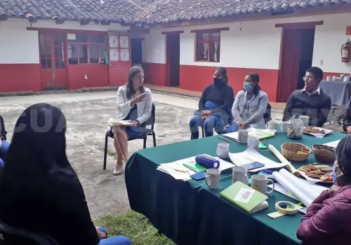 Impulsan la educación en lenguas originarias