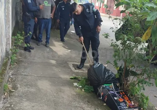 Lo embolsaron y tiraron a la basura