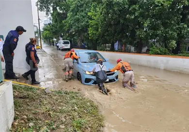 Fuerte lluvia afectó vialidades de la ciudad