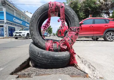 Alcantarilla, un riesgo para peatones y automovilistas