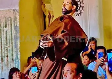 Bajan de su nicho al Tata Chico en Tonalá por festejos