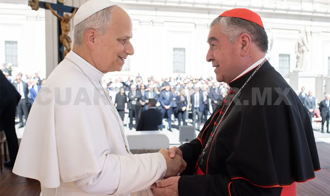 El cardenal saludando al papa León XIV. Elio Henríquez / CP