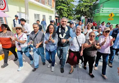 Inauguran una calle más en la colonia Santa Ana