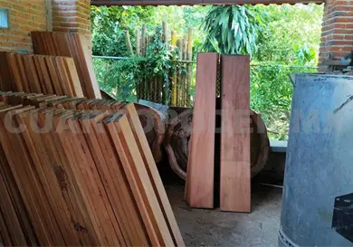 Importación de madera afecta al comercio local Importación de madera afecta al comercio local