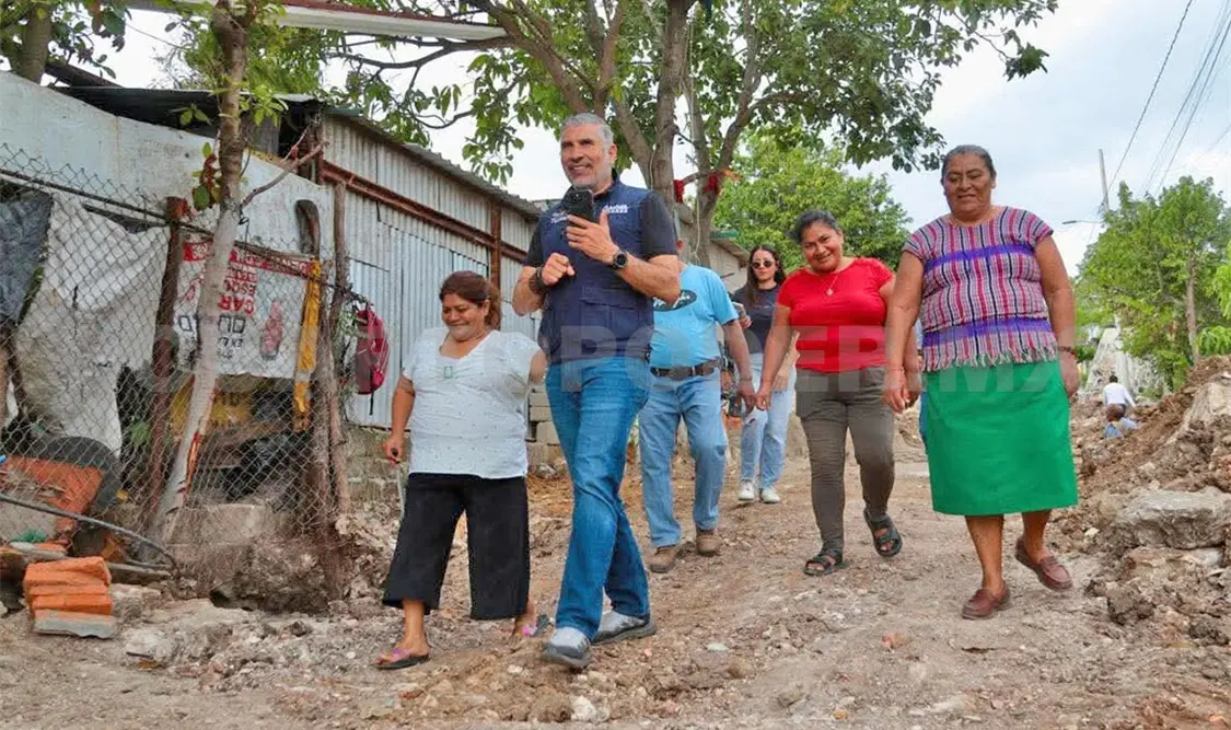 El alcalde capitalino destacó que como parte del Programa, se continuará pavimentando más calles de la capital. Cortesía