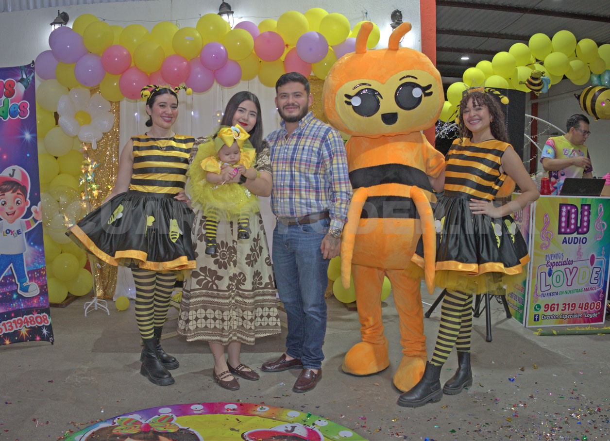 ¡María Paula celebra su primer añito!