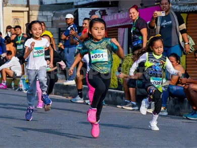 Celebran diez años corriendo con fe