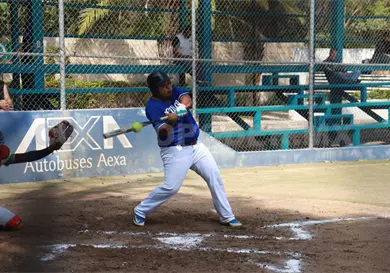 Triunfo apretado en la última entrada