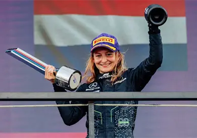 Mujer piloto podría tomar un lugar en la Fórmula 1 Mujer piloto podría tomar un lugar en la Fórmula 1