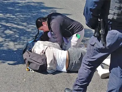 Resulta con posibles fracturas tras impacto