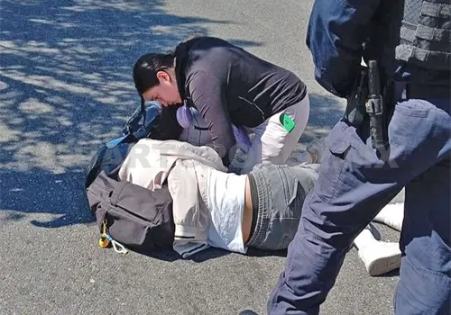 Resulta con posibles fracturas tras impacto