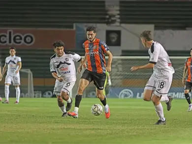 Jaguares y Montañeses firman empate de alarido