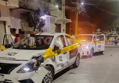 No respetan el alto y provocan choque No respetan el alto y provocan choque