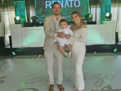 El pequeño Renato fue bautizado