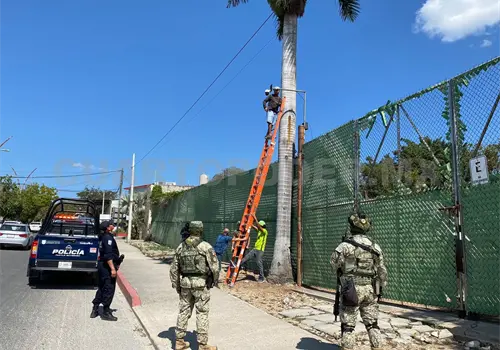 Agentes retiran varias cámaras