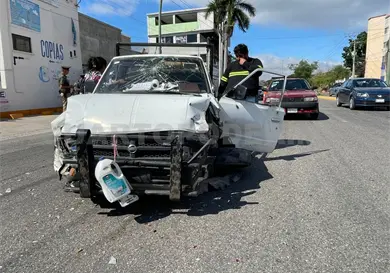 Carambolazo: dos adultos mayores acaban heridos Carambolazo: dos adultos mayores acaban heridos