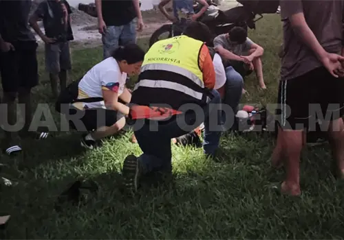 Menor convulsiona al caer de árbol