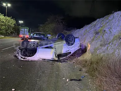 Vuelca un veloz automovilista en el libramiento Norte