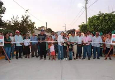 Entrega Valeria Rosales calles pavimentadas Entrega Valeria Rosales calles pavimentadas