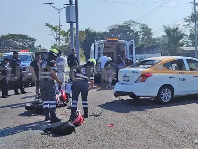 Perro muerto y dos lesionados en choque