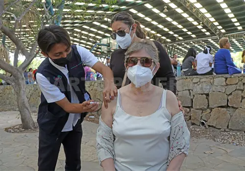 Se planea vacunar en un mes a toda la ciudad: Ángel Torres