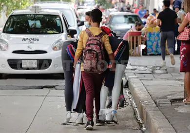 Caen las remesas en la entidad por redadas en EUA Caen las remesas en la entidad por redadas en EUA