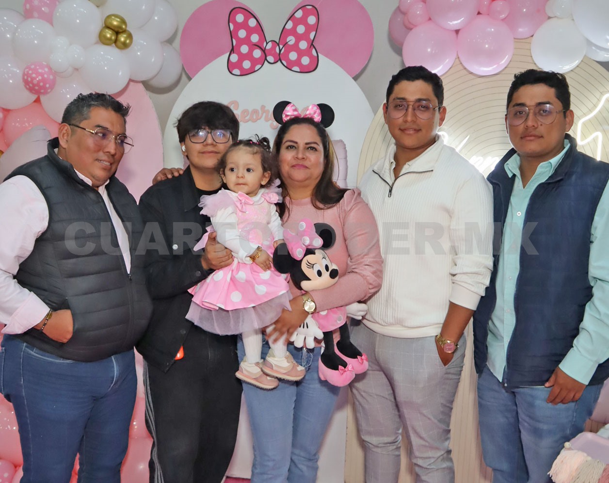 Georgina y su primera fiesta