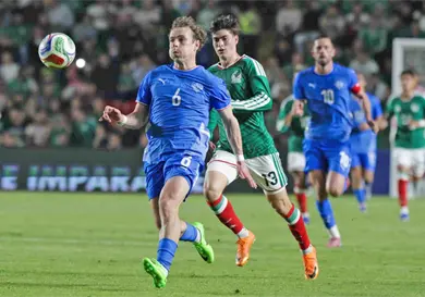 México golea a Islandia